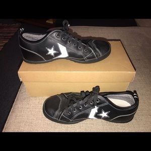 WOMEN’S 9.5 Converse